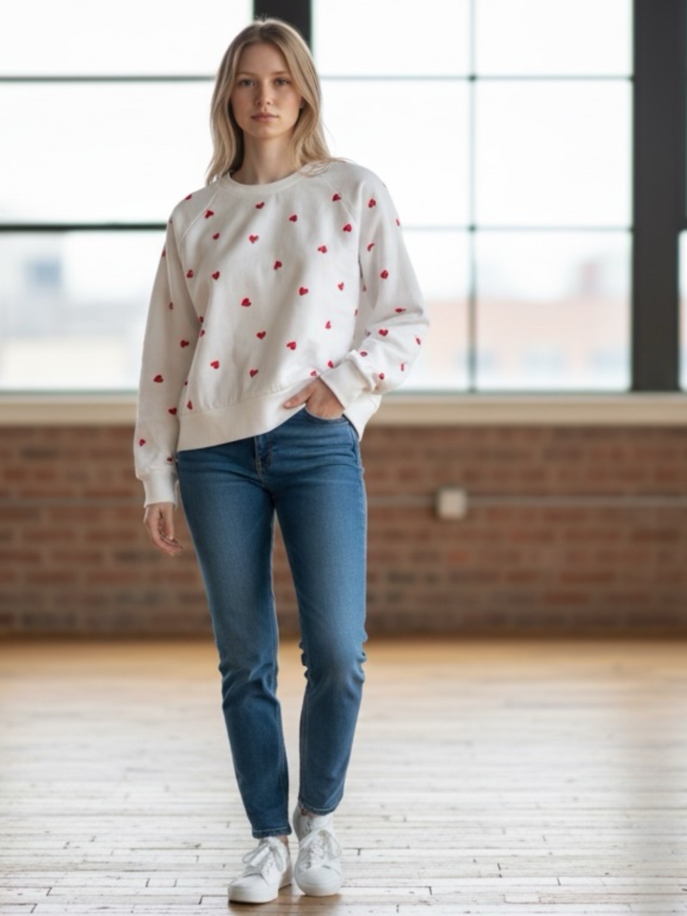 Colsie White Sweatshirt with Red Heart Print
